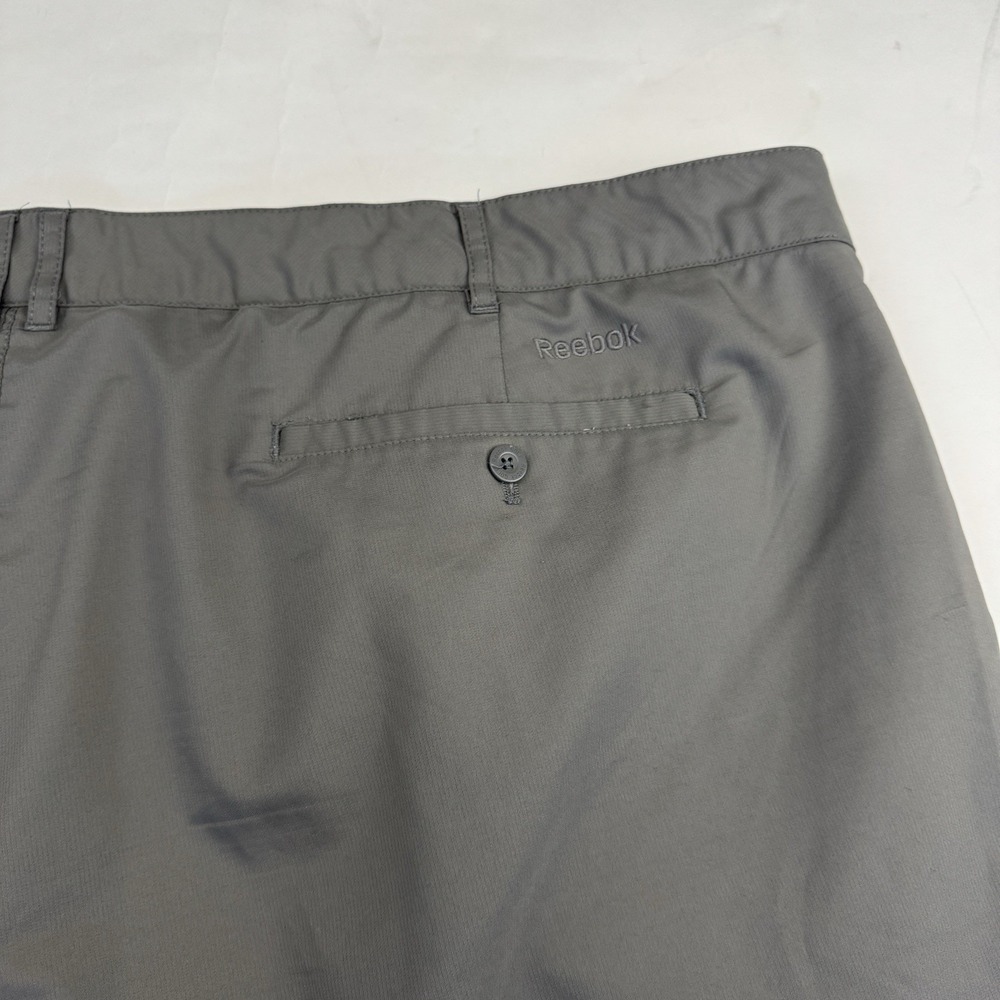 Reebok Golf Men's Gray Flat Front Performance Active Shorts Size 54 Stretch - Picture 9 of 10